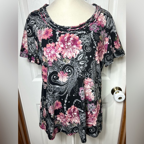 croft & barrow Tops - Croft & Barrow Top T Shirt Cotton Short Sleeve Lightweight Black/Pink Floral L